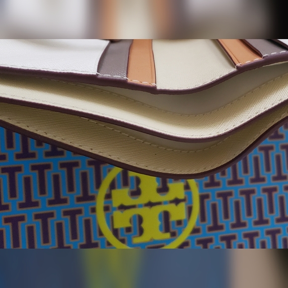 🎄SALE 🍬 TORY BURCH: Robinson Mini Wallet NWOT - Picture 4 of 8